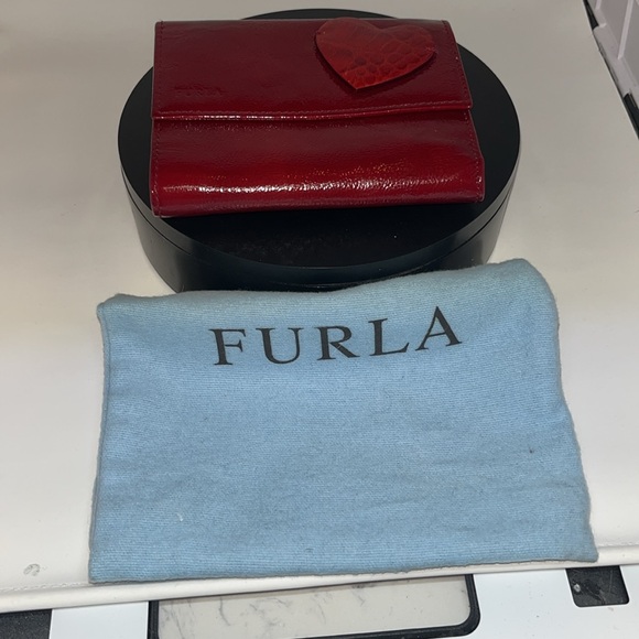 💯 Candy Apple Red Furla Wallet - Picture 2 of 7
